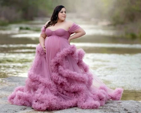 Maternity photoshoot outfit ideas - tulle dress